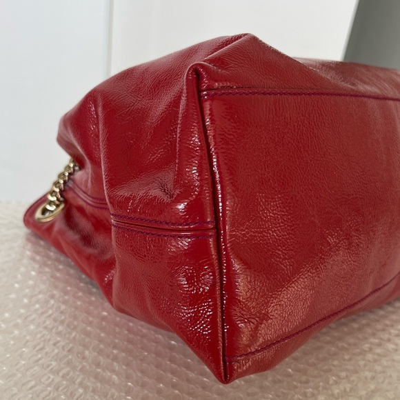 Gucci Patent Red Soho Chain Strap 2-way Tote Bag with Fuchsia Trim EUC - Picture 11 of 12